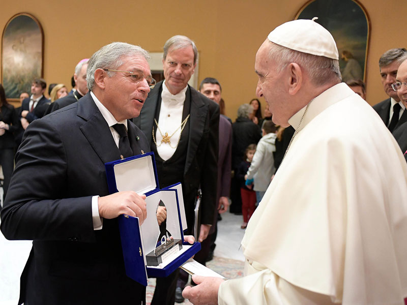The tribute of the Tar to Pope Francis